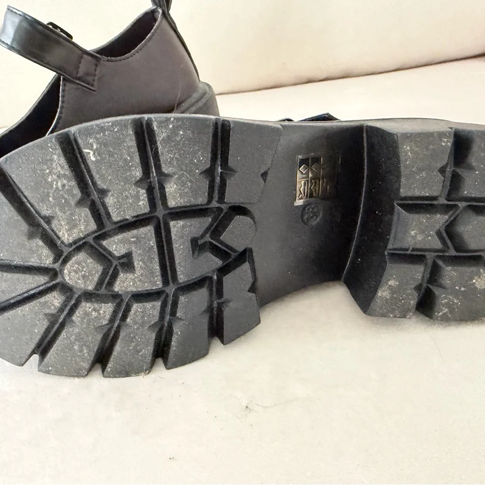 Black Platform Mary Jane Shoes with Buckle Strap